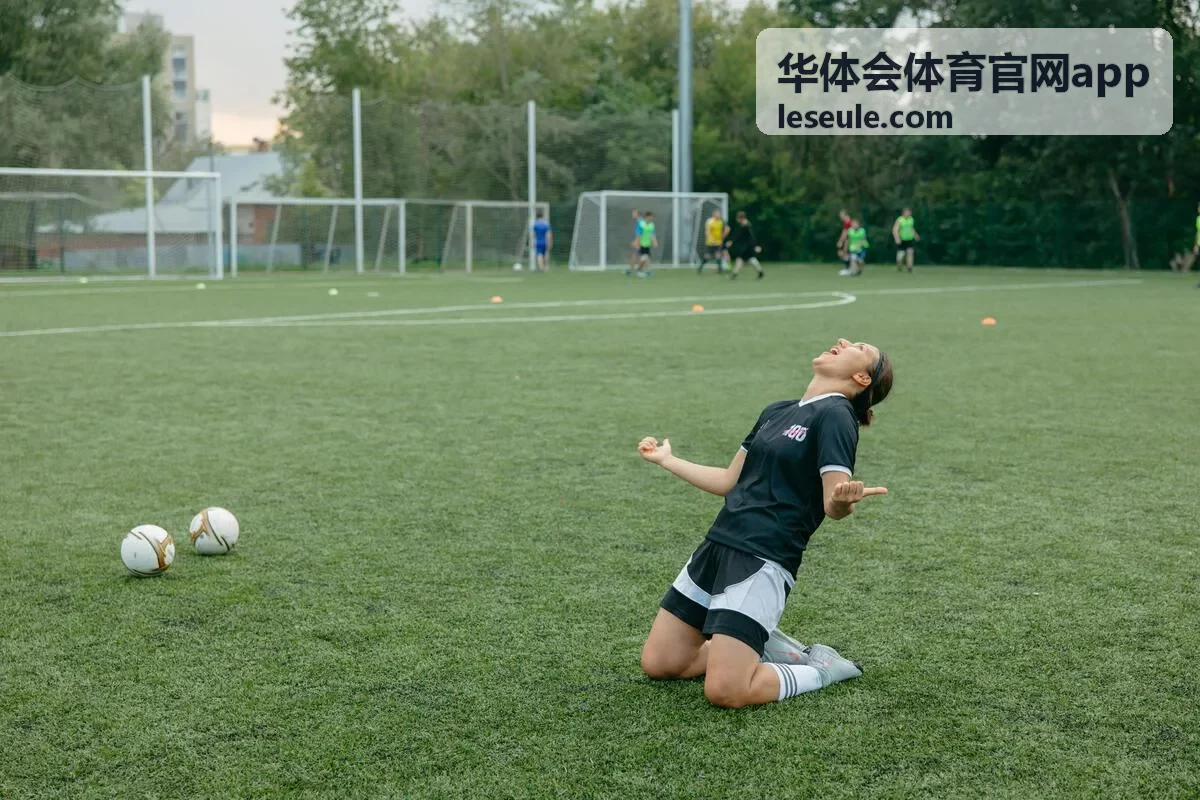 华体会体育官网app直播画面与数据面板同步显示场景